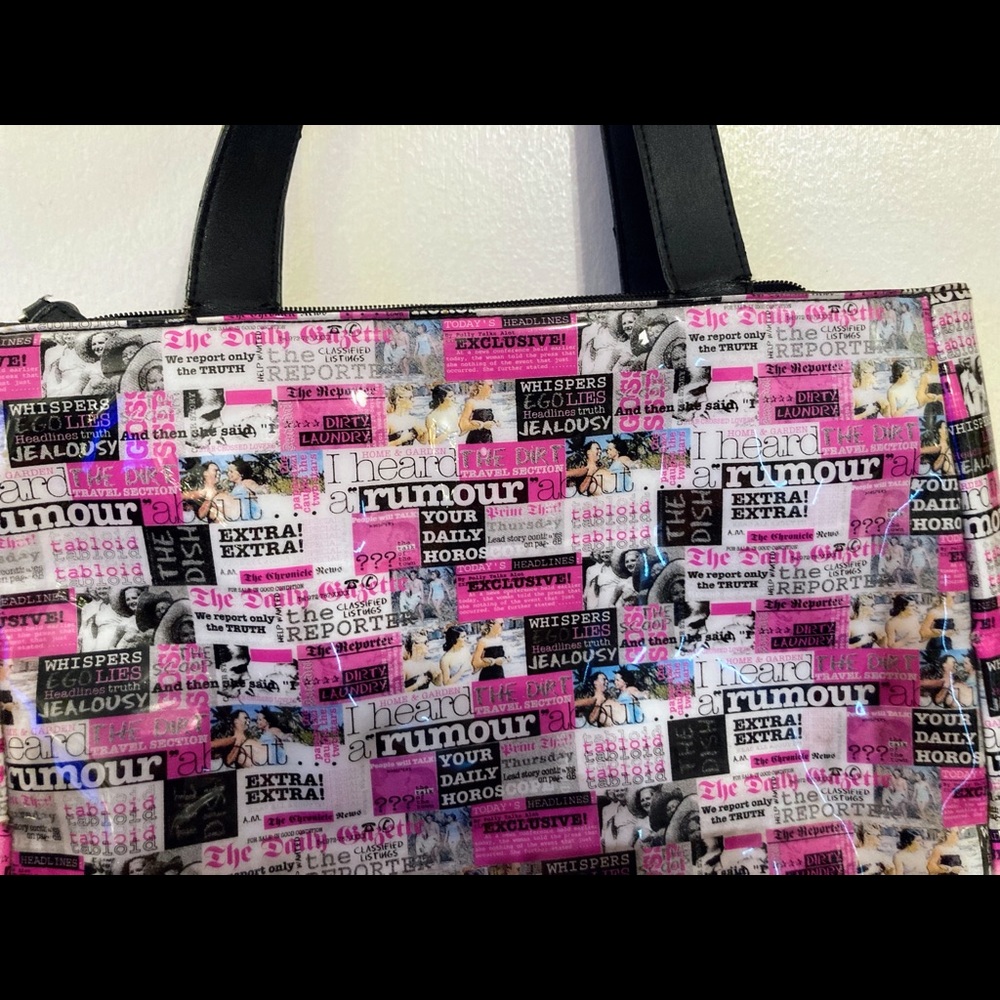 RELIC Gloss Magazine Print Bag - Picture 2 of 6